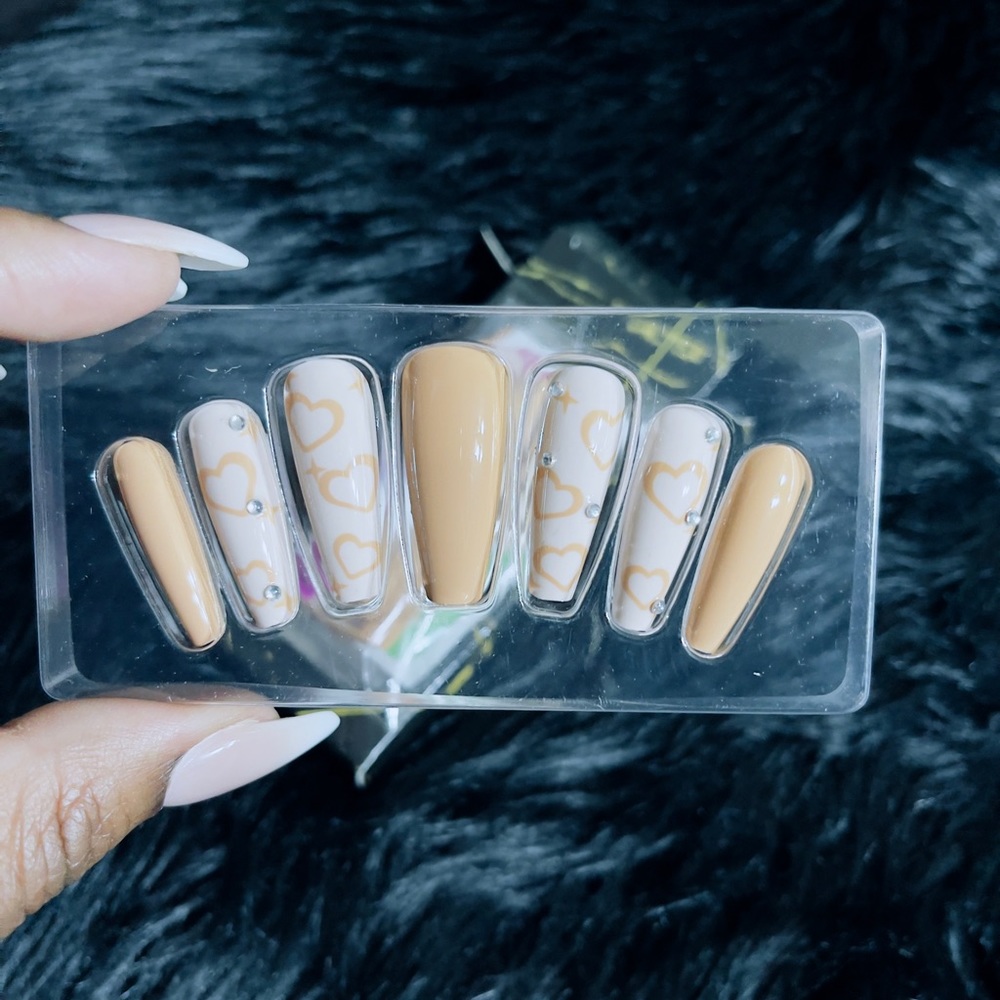 PRESS ON NAILS